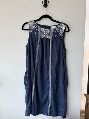 Caslon Embroidered Dress Size M in Navy